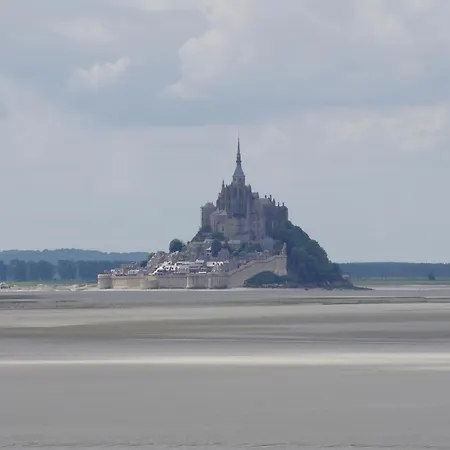 Cosy Ferme De Village En Baie Du Mont Saint Michel Vains Exterior photo